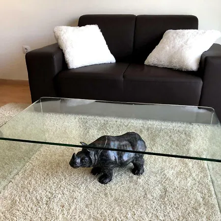 Couples In Rhino's Paradise Διαμέρισμα